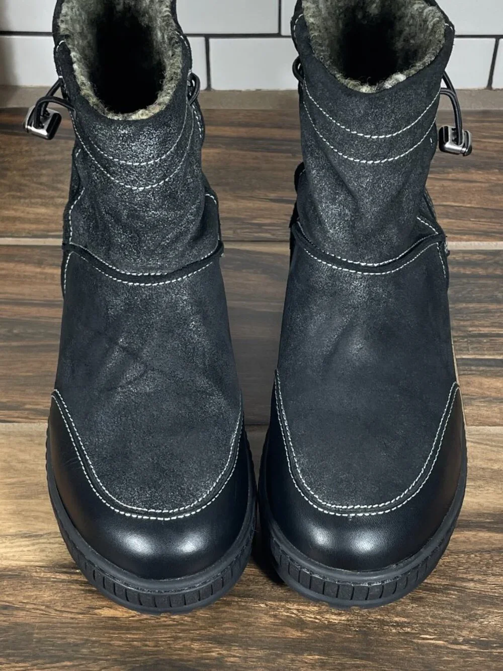 OTBT Fanfare Shoes Womens Size 9 Black Leather Off Road Spikes Winter Snow Boots